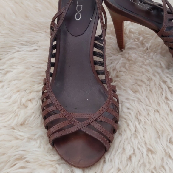 Highheels - Picture 2 of 2